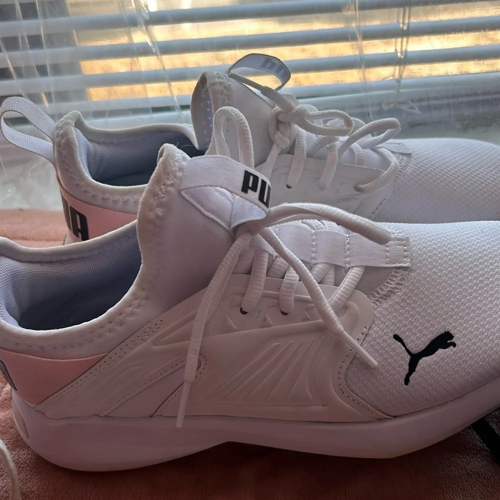 Puma - Picture 1 of 3